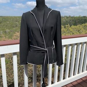 Essentials G Black Blazer White Trim‎